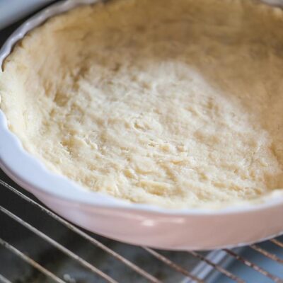La receta de corteza de pastel prensada en la sartén es la corteza de pastel casera más fácil jamás hecha por